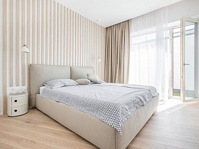 Extra White oak floors and deco walls