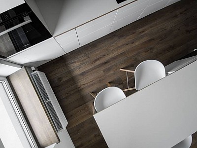 Oak floors in Graphite colour for compact flat