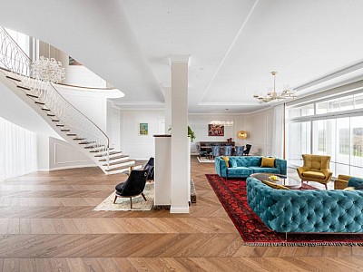 Walnut colour oak Chevron parquet