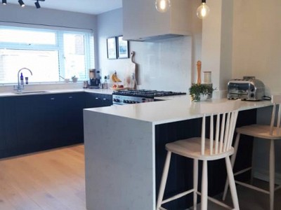 Ivory colour engineered wood floors, project by Laura Porter Interiors