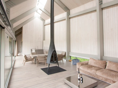 The dune house: Extra White oak floors in a kitesurfer’s haven