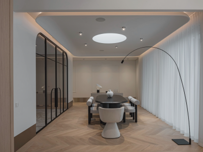 The beauty of Chevron parquet floors in light Ivory oak tones