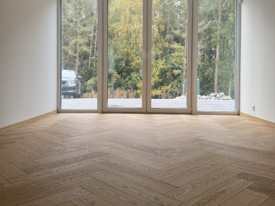 Oak floors and oak doors in Sand colour