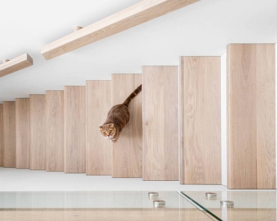 Extra White engineered oak floors and oak stairs