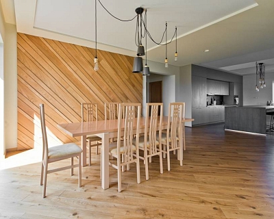 Natural Oak colour floors, doors, walls