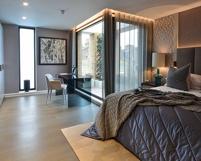 Wide oak planks in Forest Lake colour in London