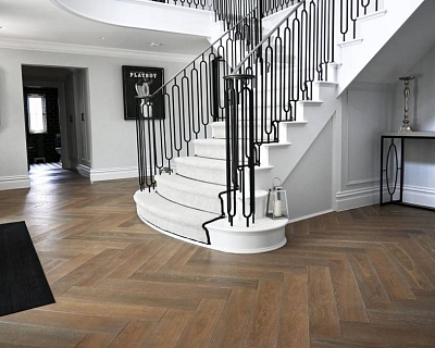 Waterfall colour Herringbone oak parquet