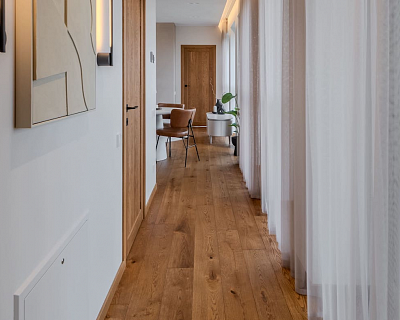 100% solid oak doors and engineered wood floors in Light Nut colour