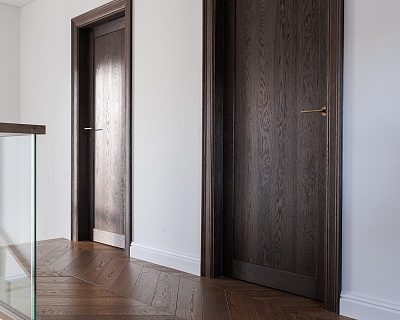 Luxury in dark wood oak floors, doors and stairs: Walnut and Chiana colours
