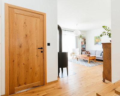 Floors and Doors in Natural Oak Colour – Rustic Elegance