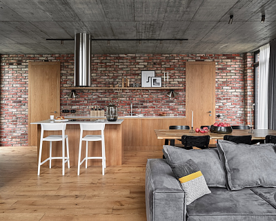 Engineered oak wood flooring in the Light Nut colour, Character grade