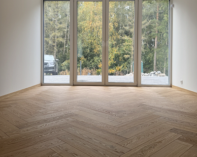 Oak floors and oak doors in Sand colour