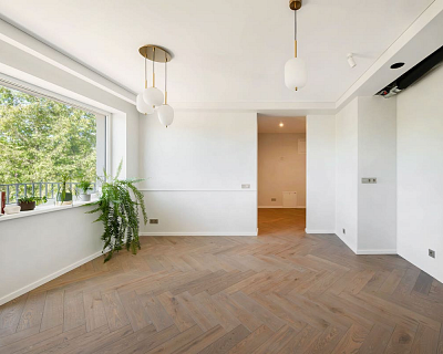 Oak parquet in Graphite colour