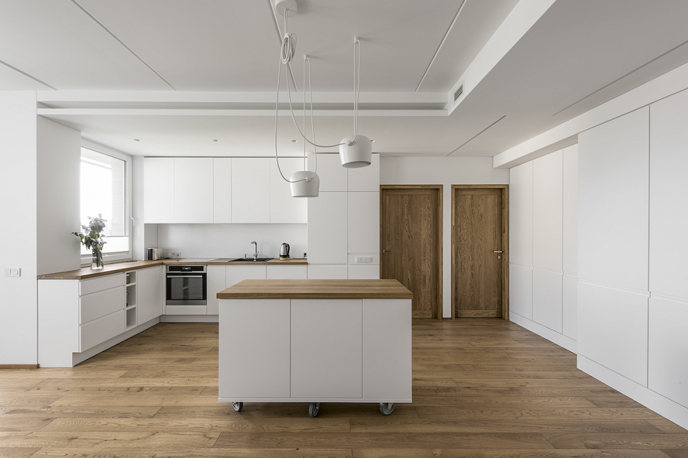 Nature's design:  discovering the beauty in oak wood flooring, doors and stairs