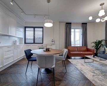 Black wood flooring: Chevron parquet in Ebony colour