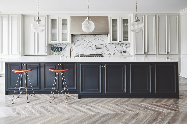 Ecohardwood Chevron 45° >> parquet oak flooring. Colour: Waterfall>>. Main contractor: Mascot Bespoke Homes. Kitchen design: Blakes London. Photo: Malcolm Menzies.